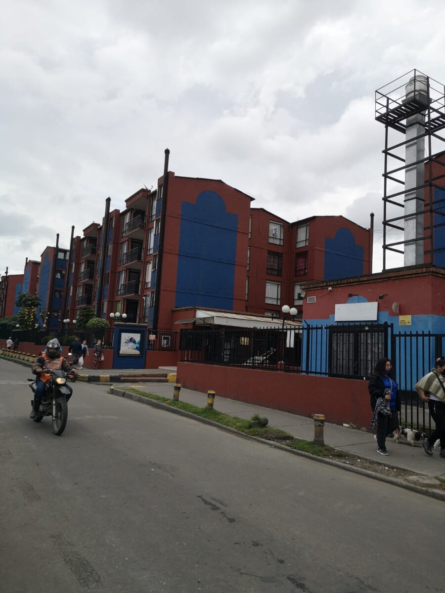 Misteriosa muerte de Lorena en Casa Linda 1 Misteriosa muerte de Lorena en Casa Linda Los uniformados que atendieron el caso encontraron la dolorosa escena e identificaron a la mujer como Briyit Lorena Traslaviña Arévalo, quien se encontraba estudiando para ser auxiliar de vuelo.