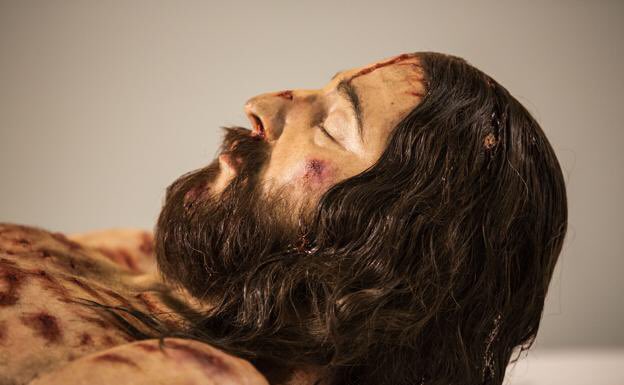 ¡Impresionante! Reconstruyen cuerpo y rostro de Jesucristo  Los files de la iglesia quedaron sorprendidos al ver que expertos realizaron la reconstrucción del cuerpo de Jesús y mostraron cómo se veía realmente el día de su muerte.