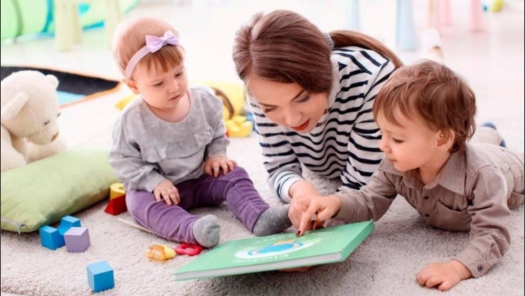 ¡Pilas! Necesitan 1.600 niñeras en el extranjero Sin duda alguna salir del país y ganarse la vida en euros o dólares es un buen negocio, no solo por el billete, sino por la oportunidad de aprender un nuevo idioma, conocer otras culturas y vivir experiencias que se quedan para toda la vida, algo que cada vez es más fácil para los colombianos.