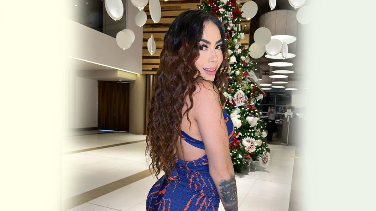 La nueva excentricidad de 'Epa Colombia': se puso diamantes en los dientes La empresaria de keratinas 'Epa Colombia', que ha sido noticia estos días por la demanda que le metió su expareja, Diana Celis, volvió a acaparar la atención de sus seguidores y detractores tras compartir en sus historias de Instagram el "arreglito" que le hizo a su diseño de sonrisa.