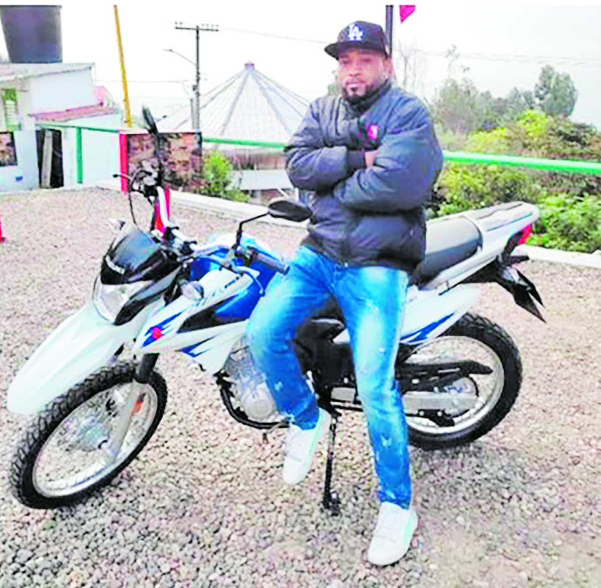 Cruel homicidio al interior de una vivienda en Chapinero Los gritos de un vecino del barrio San Luis (Chapinero), en horas de la noche del jueves, alertaron a los demás residentes que algo malo estaba pasando al interior de su vivienda. Cuando fueron a verificar, el hombre no les abría la puerta, por lo que rápidamente le dieron aviso a las autoridades para que atendieran la situación.