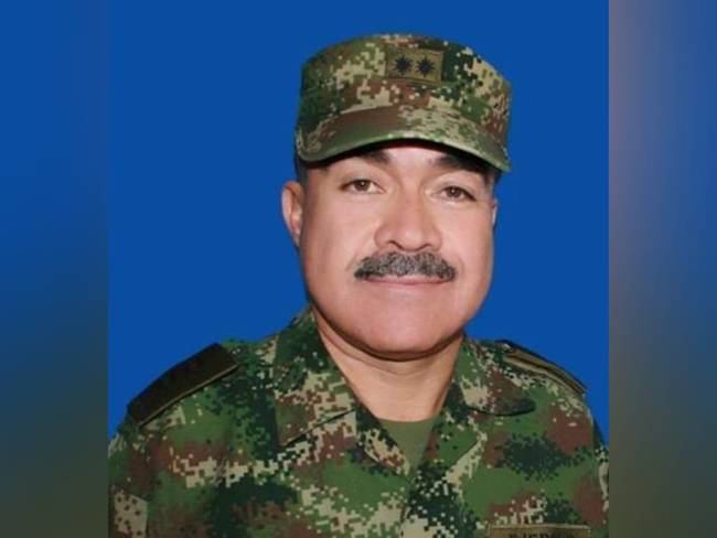 Escalofriante: general retirado aceptó responsabilidad en 'Falsos Positivos' Entre los militares que aceptaron su responsabilidad se encuentra el mayor general (r) Henry William Torres Escalante, comandante de la XVI Brigada del Ejército entre diciembre de 2005 y junio de 2007, quien reconoció ante la Jurisdicción su máxima responsabilidad en estos hechos y aceptó los cargos de autor mediato de crímenes de lesa humanidad, de asesinato y de desaparición forzada de personas.