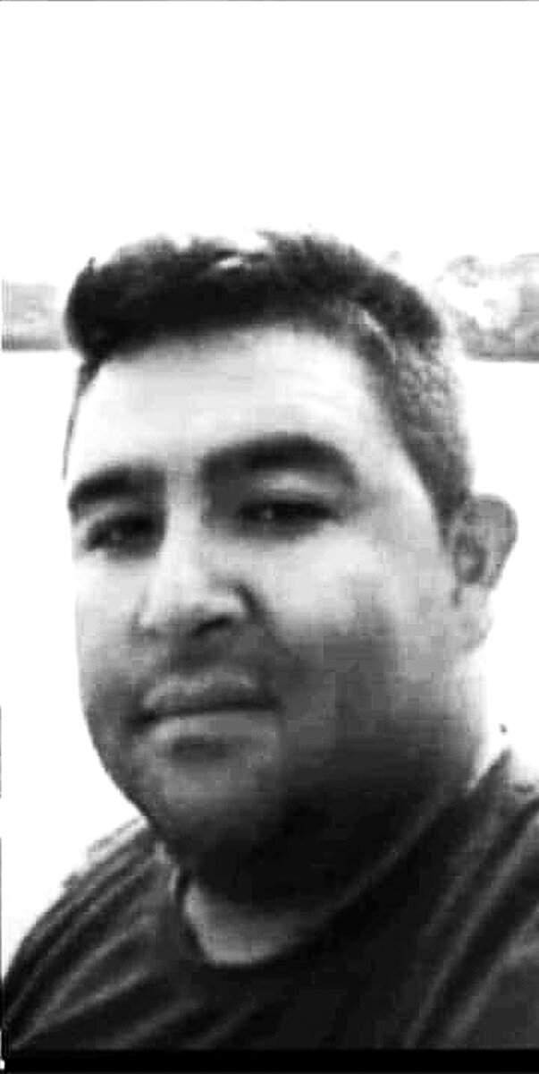 Tras cobarde golpiza, murió Sebastián en La Calera 2 Tras cobarde golpiza, murió Sebastián en La Calera El pasado domingo, cerca de las 4 de la tarde y en inmediaciones de la plaza de mercado del municipio de La Calera (Cundinamarca), en medio de una violenta riña callejera Sebastián Venegas, un joven residente del municipio, fue atacado entre varias personas, quienes le propinaron múltiples golpes cuando se encontraba en estado de indefensión.Tras la paliza recibida, la víctima fue trasladada a la Clínica Colombia, ubicada en Bogotá, donde permaneció en delicado estado de salud hasta el pasado martes, fecha en la que falleció dada la gravedad de sus lesiones.