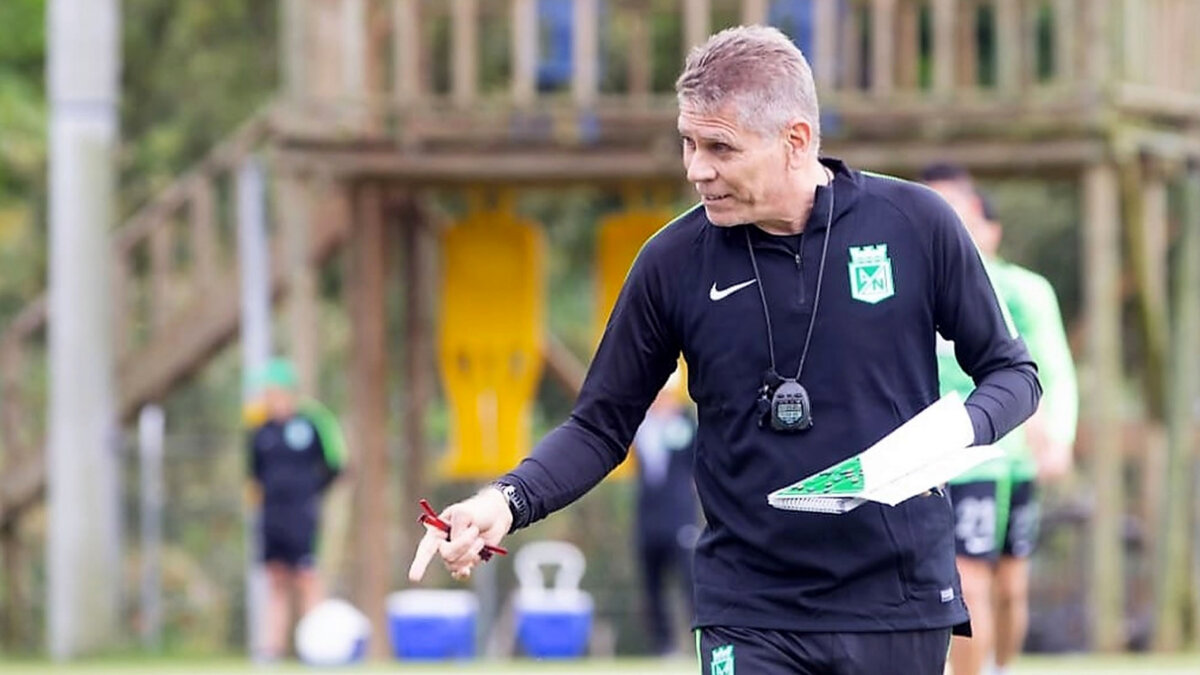 Nacional tiene nuevo técnico. Vuelve un viejo conocido Atlético Nacional comenzó a planear lo que será el próximo año de competencia. Este lunes el cuadro 'Verdolaga' anunció la contratación de su nuevo entrenador, Paulo Autuori. El brasileño, de 66 años, regresa al 'Rey de Copas', al que dirigió en 2019.