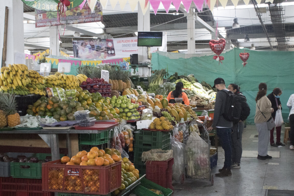 El sabor de todo el país lo encuentra en el Quirigua 1 El sabor de todo el país lo encuentra en el Quirigua Si le gusta el sabor a campo y fresco, tiene que visitar las plazas de mercado que se ubican en Bogotá y sus alrededores.