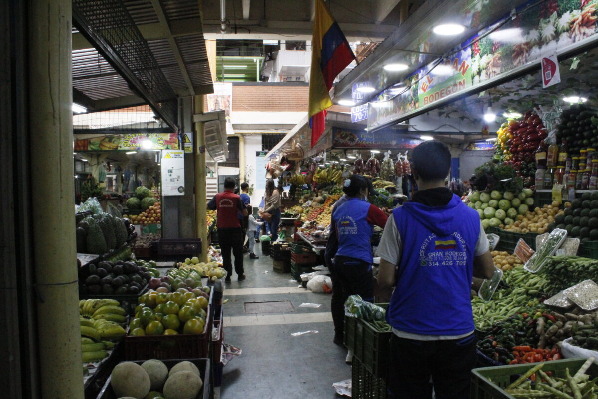 ¡Qué sabor tan único el de la plaza de mercado del Restrepo! Bogotá no solo es diversa, única y maravillosa, sino que además es un territorio multicultural lleno de sabores y colores. Por eso Q’HUBO continúa su recorrido por las plazas de mercado que son un icono en nuestra capital, esta vez llegamos al centro de abastecimiento Restrepo, en la localidad de Antonio Nariño.