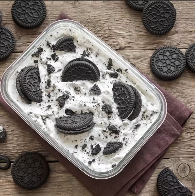 Postre de oreo Si eres fan de las galletas Oreo y de los sabores dulces te tenemos la receta indicada: postre de Oreo. Te enseñamos a hacer un tipo de cheesecake que tiene en la base estas deliciosas galletas, te aseguramos que no te vas a poder resistir.