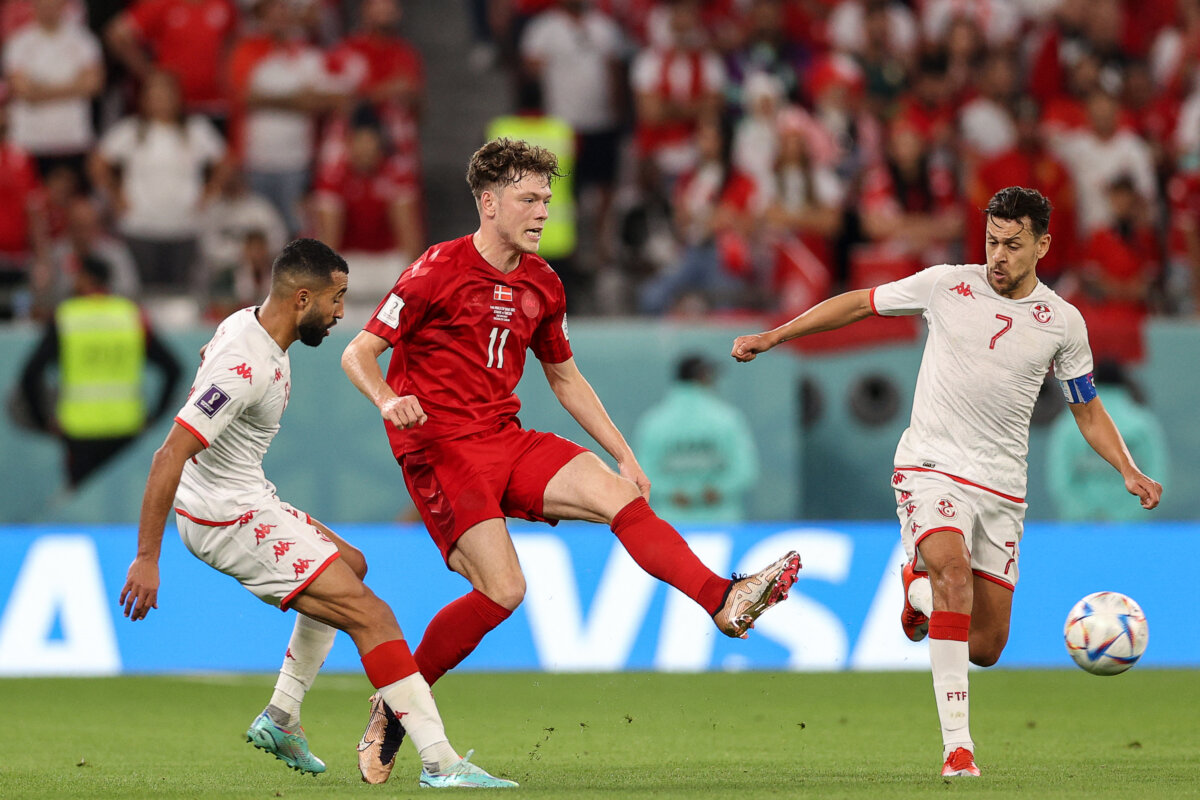 Sin goles: Dinamarca no logró vencer a Túnez 3 Sin goles: Dinamarca no logró vencer a Túnez Dinamarca y Túnez sellaron este martes el primer 0-0 del Mundial de Catar en el juego inaugural del Grupo D, marcado por la presencia del volante Christian Eriksen un año y medio después de sufrir un paro cardíaco en plena Eurocopa que asustó con desterrarlo del fútbol.