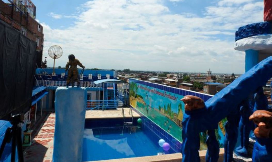 EN VIDEO: Pille el motel temático más raro del país Aunque usted no lo crea, Bogotá no es la ciudad con más moteles del país, pues Cali le gana por mucho: los caleños cuentan con 7.950 de estos establecimientos, mientras que la capital del país tiene 681, según cifras de la Cámara de Comercio.