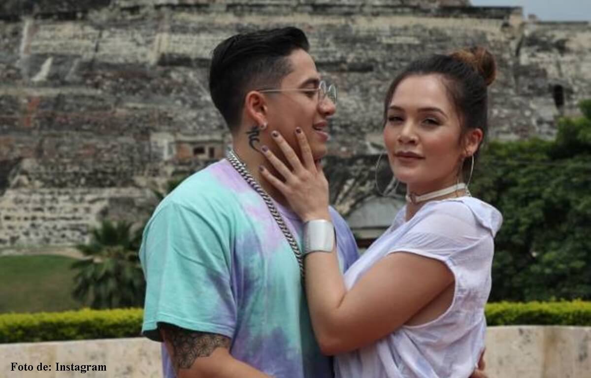 ¿Reconciliación a la vista? Andy Rivera le envía indirecta a Lina Tejeiro La vida privada del cantante Andy Rivera siempre ha causado intriga entre sus seguidores, no solo por su polémica relación con la actriz Lina Tejeiro, sino también porque se ha rumorado mucho sobre cómo con sus canciones expresa sus sentimientos.