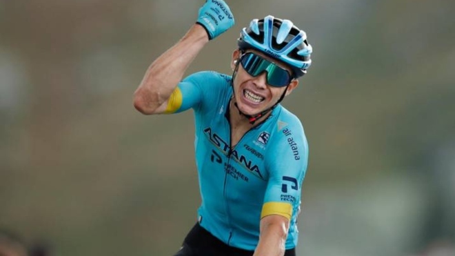 Supermán López se queda en Astana para una nueva etapa 1 Supermán López se queda en Astana para una nueva etapa “¡Nuestro líder Supermán López ya está expectante frente a la nueva temporada ciclística!”. Así, a través de sus redes sociales, Astana confirmó este miércoles la continuidad del escarabajo colombiano en la escuadra kazaja, luego de especularse que podría salir este año de ella.