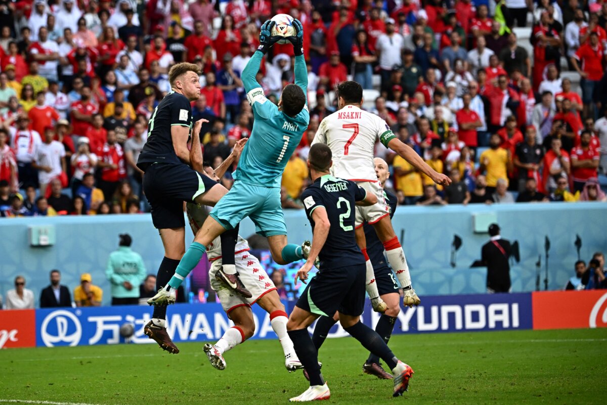 Australia vence a Túnez y toma oxígeno en el Mundial 1 Australia vence a Túnez y toma oxígeno en el Mundial Australia venció 1-0 a Túnez este sábado en el inicio de la segunda jornada del Grupo D y tomó oxígeno en el Mundial de Catar, en el que se estrenó encajando una goleada 4-1 de la campeona defensora Francia.