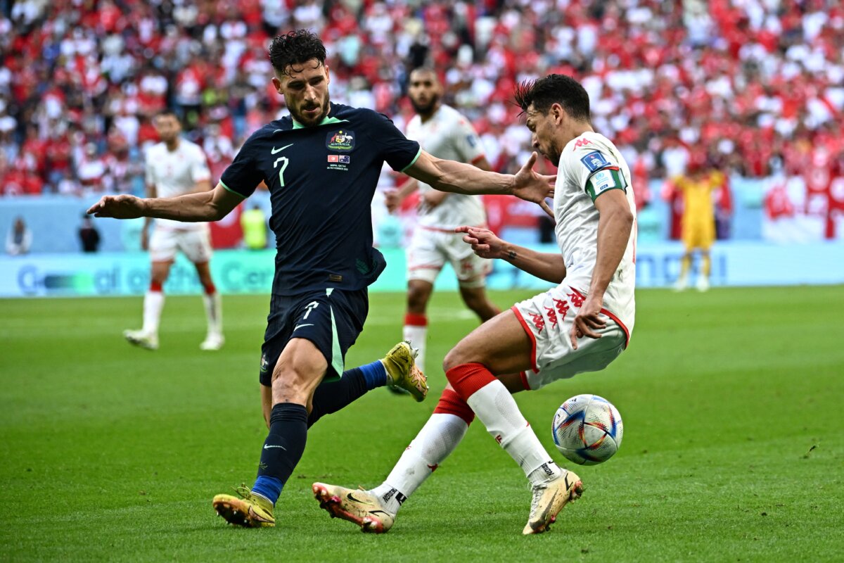 Australia vence a Túnez y toma oxígeno en el Mundial Australia venció 1-0 a&nbsp;Túnez&nbsp;este sábado en el inicio de la segunda jornada del Grupo D y tomó oxígeno en el Mundial de Catar, en el que se estrenó encajando una goleada 4-1 de la campeona defensora Francia.