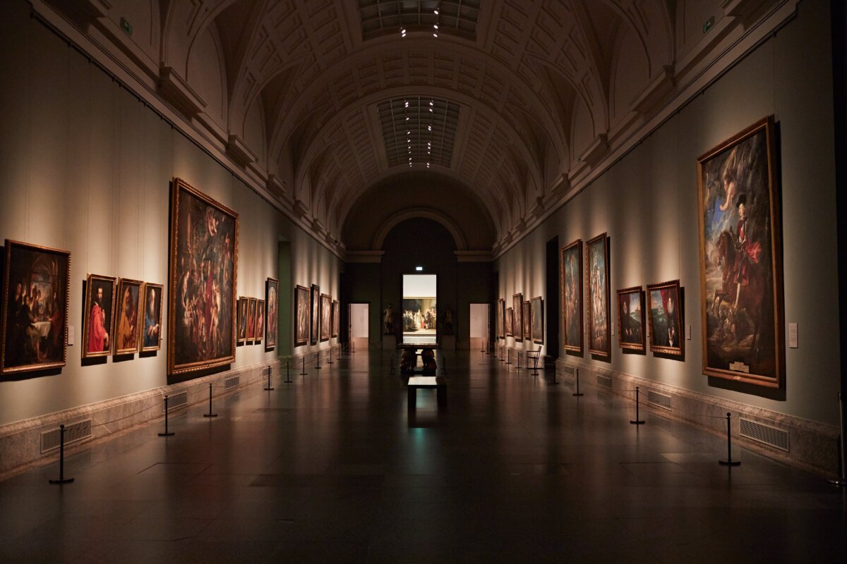 Detenidos por acto vandálico en el museo El Prado &nbsp;Los dos activistas ecologistas de Futuro Vegetal detenidos por el acto vandálico en la sala de 'Las Majas' del Museo del Prado permanecen en comisaría a la espera de pasar a disposición judicial, lo que ocurrirá "previsiblemente" el lunes, según han informado fuentes policiales a Europa Press.