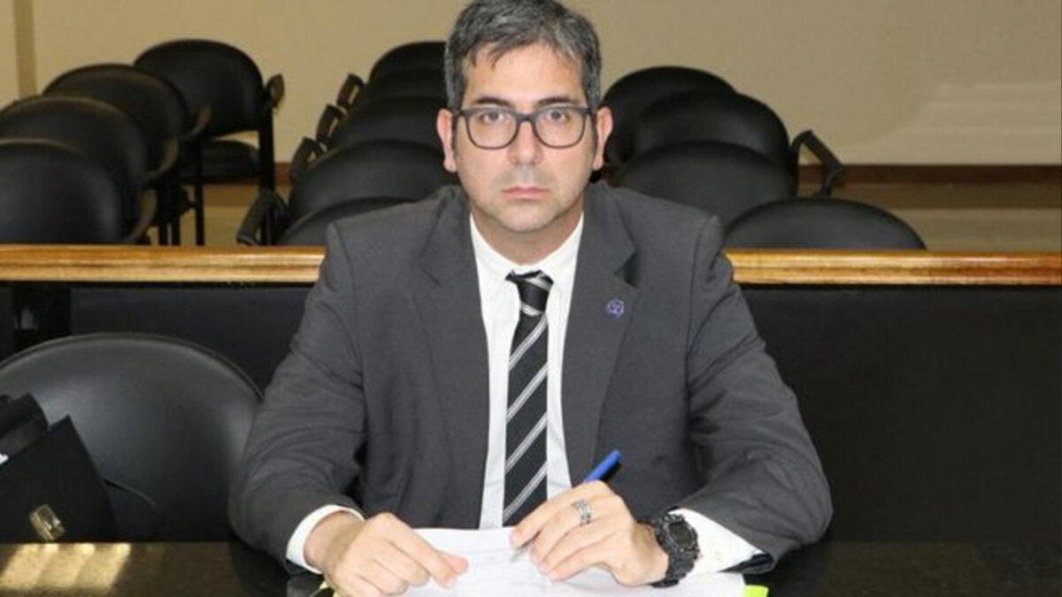 Cuatro personas más habrían participado en el crimen del fiscal Pecci El atroz crimen del fiscal Marcelo Pecci parece estar lejos de aclararse, a pesar de que ya hay tras las rejas seis personas que habrían participado en su muerte. Ahora se conoció que no solo estos aprehendidos habrían participado en el delito.