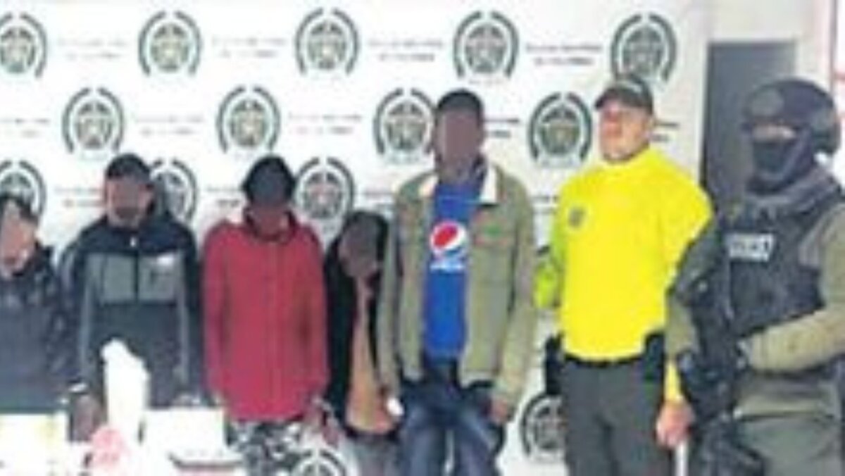 Duro golpe a la delincuencia: desarticularon 5 bandas en Soacha En los últimos días, la Policía del municipio de Soacha dio un golpe contundente a la delincuencia con la captura de 31 presuntos pillos que conformaban cinco bandas en Soacha conocidas como ‘Los Mesa’, ‘Los Muña’, ‘Los San Rafael’, ‘Los Ducales’ y ‘Los Pochos’.