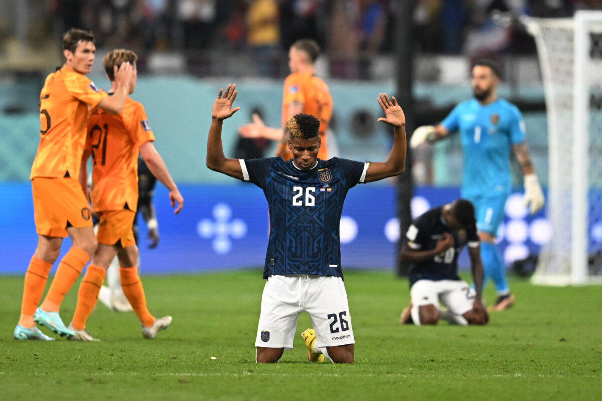 EN VIVO: Ecuador empata con Países Bajos (1-1) y sigue vivo en el Mundial 2 EN VIVO: Ecuador empata con Países Bajos (1-1) y sigue vivo en el Mundial Países Bajos y Ecuador, que habían ganado sus partidos en la primera jornada en el seno del Grupo A, empataron (1-1) este viernes en Doha y se encuentran en buena posición para alcanzar el próximo martes los octavos de final del Mundial-2022.