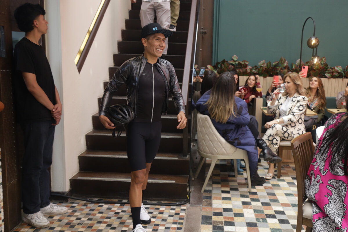 El nuevo emprendimiento de Nairo Quintana Tras confirmar el equipo en el cual competirá en la temporada 2023, el ciclista colombiano Nairo Quintana presentó su nuevo emprendimiento en Colombia.