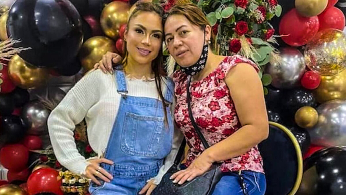 'Epa Colombia' mostró cómo quedó su mamá luego de hacerle un cambio extremo La polémica influencer 'Epa Colombia' por medio de sus redes sociales por fin mostró cómo quedó su mamá luego de que le mandó a hacer varios arreglitos.