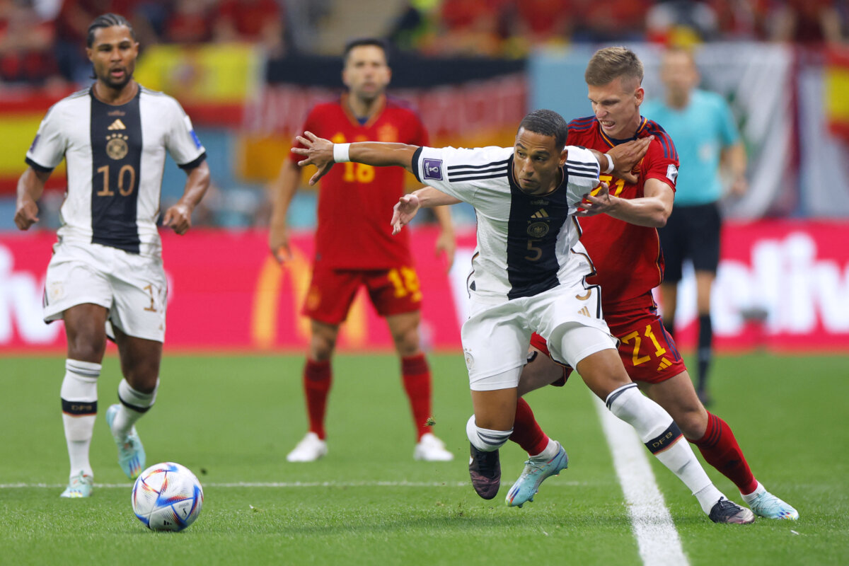 Alemania empata 1-1 con 'La Roja' y se mantiene en el Mundial 1 Alemania empata 1-1 con 'La Roja' y se mantiene en el Mundial España no pudo pasar del empate 1-1 con Alemania este domingo en el Mundial de Catar, con lo que tendrá que esperar a la última jornada, ante Japón, para intentar sellar su billete para octavos de final.
