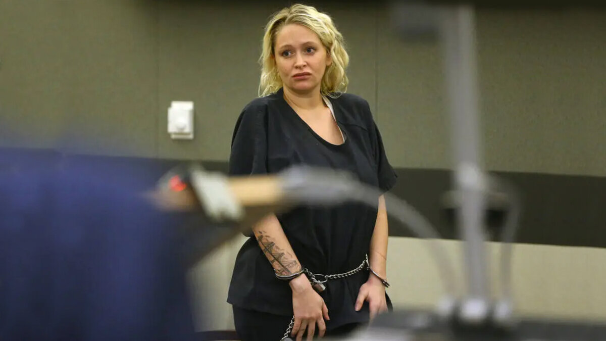 Exconejita Playboy a la cárcel por asesinar a psiquiatra Una exconejita PlayBoy se enfrenta a una pena en prisión que oscila entre 10 y 25 años por haber aceptado que participó en el vil asesinato de un psiquiatra en el año 2019.