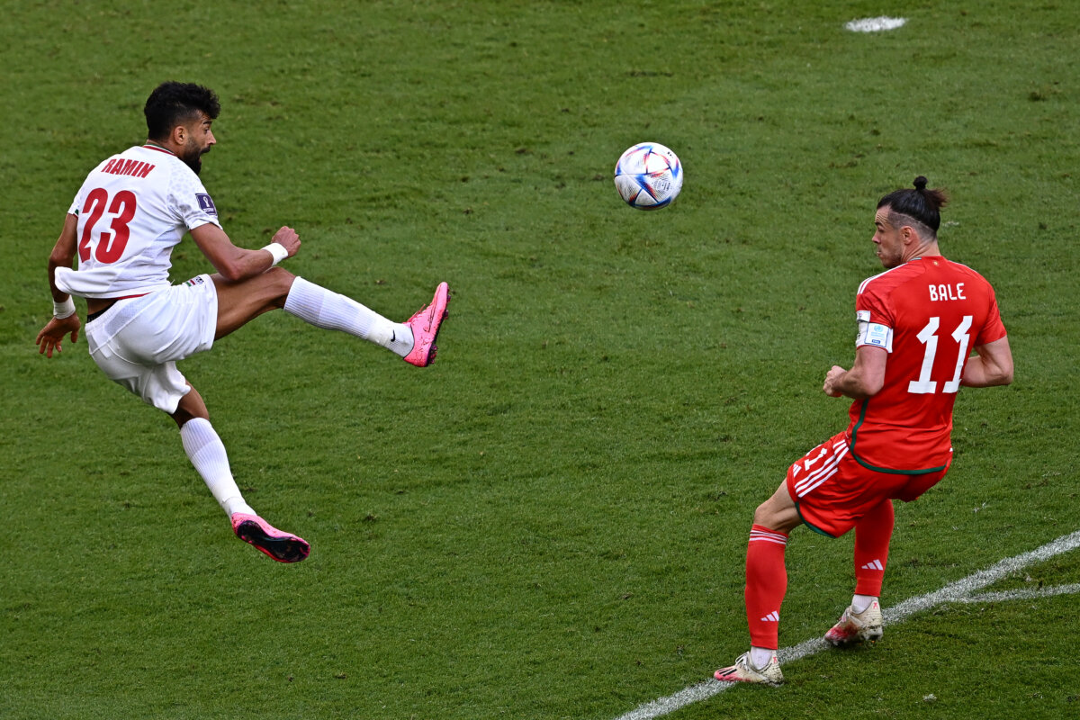 Triunfazo de Irán ante la Gales del ‘helado’ Bale Irán puede soñar con alcanzar los primeros octavos de final de una Copa del Mundo de su historia gracias a la victoria por 2-0 contra Gales, el viernes en Doha, en el segundo partido del grupo B del Mundial-2022.