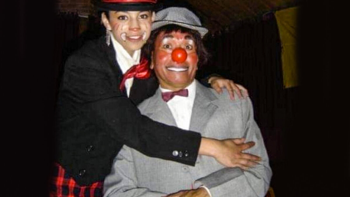 Murió el payaso 'Alverjita' tras sufrir dura enfermedad El reconocido payaso 'Alverjita' murió la madrugada de este viernes tras sufrir durante varios meses una dura enfermedad que poco a poco lo fue deteriorando, según informó su familia.