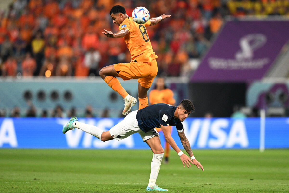 EN VIVO: Ecuador empata con Países Bajos (1-1) y sigue vivo en el Mundial 1 EN VIVO: Ecuador empata con Países Bajos (1-1) y sigue vivo en el Mundial Países Bajos y Ecuador, que habían ganado sus partidos en la primera jornada en el seno del Grupo A, empataron (1-1) este viernes en Doha y se encuentran en buena posición para alcanzar el próximo martes los octavos de final del Mundial-2022.