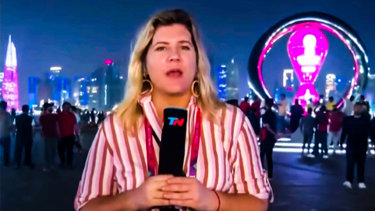 Periodista fue robada en Catar y las autoridades le piden elegir el castigo del pillo 9 Periodista fue robada en Catar y las autoridades le piden elegir el castigo del pillo La periodista argentina, Dominique Metzger, reveló la desagradable experiencia que vivió en Catar mientras hacía el cubrimiento del Mundial. La mujer fue robada y ni cuenta se dio, pero al poner la denuncia se llevó una gran sorpresa, pues las autoridades le pidieron que estableciera cómo quería que los ladrones fueran castigados.
