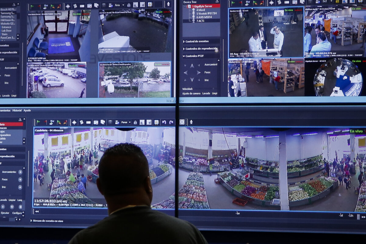 Policía no tendrá acceso a circuitos de seguridad: asegura la Corte 3 Policía no tendrá acceso a circuitos de seguridad: asegura la Corte La Corte Constitucional frenó las atribuciones de la Policía Nacional para acceder a circuitos cerrados de televisión, declarando inconstitucional el artículo 48 de la ley 2197 de 2022.