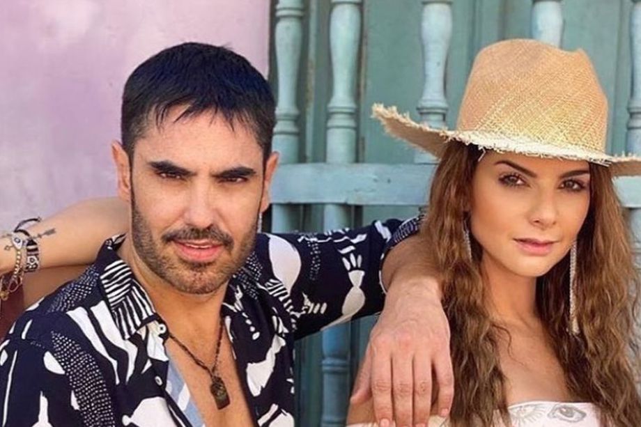 Por primera vez Carolina Cruz habló sobre su ruptura con Lincoln Palomeque La empresaria y presentadora Carolina Cruz fue noticia en marzo de este año cuando le contó a sus seguidores que los rumores sobre su separación con el actor Lincoln Palomeque eran ciertos. Desde entonces, ha estado en boca de todos los medios y las páginas de chismes respecto a su situación sentimental.
