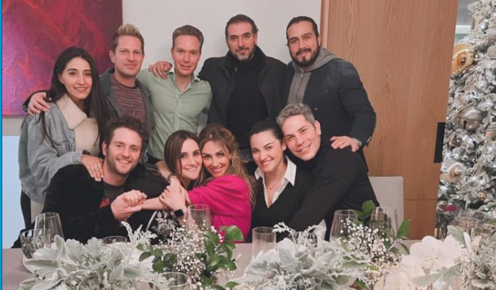 ¡RBD casi completo! Foto del reencuentro de exintegrantes se viralizó 1 ¡RBD casi completo! Foto del reencuentro de exintegrantes se viralizó Cada reencuentro demuestra que el sentimiento RBD sigue intacto. Así se recordaron viejos tiempos.