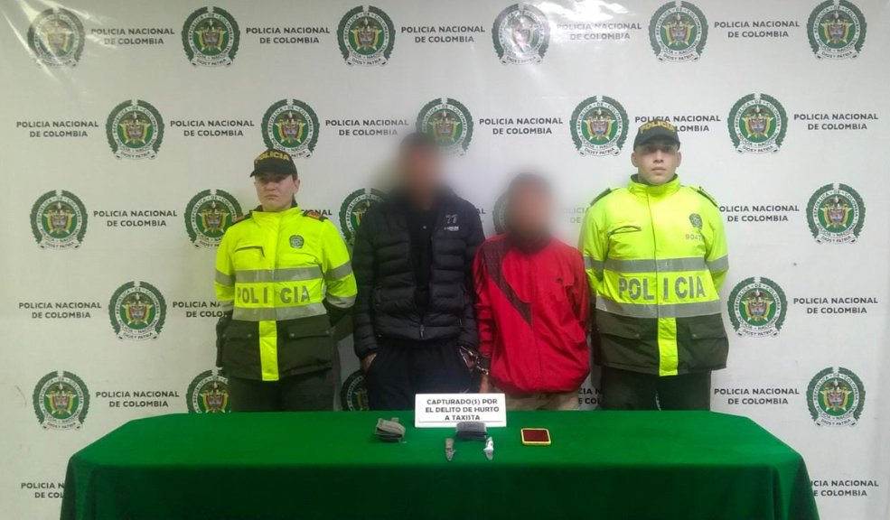 Cayeron 3 bandas criminales dedicadas a robar taxistas en Bogotá 3 Cayeron 3 bandas criminales dedicadas a robar taxistas en Bogotá La Policía de Bogotá logró en las últimas horas la captura de 13 personas que pertenecían a diferentes bandas criminales que se dedicaban a robar taxistas en diferentes localidades de la capital.