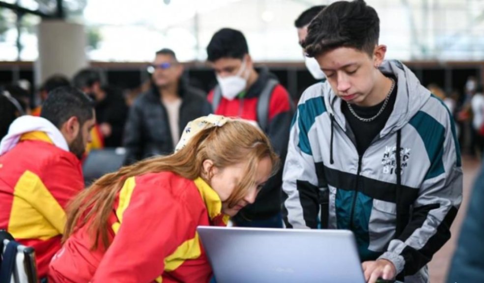 ¡A estudiar! se abrieron nuevas convocatorias de Jóvenes a la U Pilas, porque hasta el próximo lunes 12 de diciembre tiene plazo para inscribirse al programa Jóvenes a la U, el cual entregará 17 mil becas universitarias en diferentes programas para que estudie sin preocuparse por el billete.
