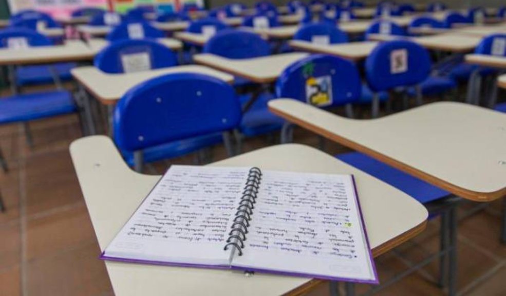 Polémica por video sexual grabado por estudiantes dentro de un colegio 2 Polémica por video sexual grabado por estudiantes dentro de un colegio El caso de dos estudiantes de noveno y décimo grado que fueron grabados sosteniendo relaciones sexuales dentro de un colegio está causando polémica en Sincelejo.