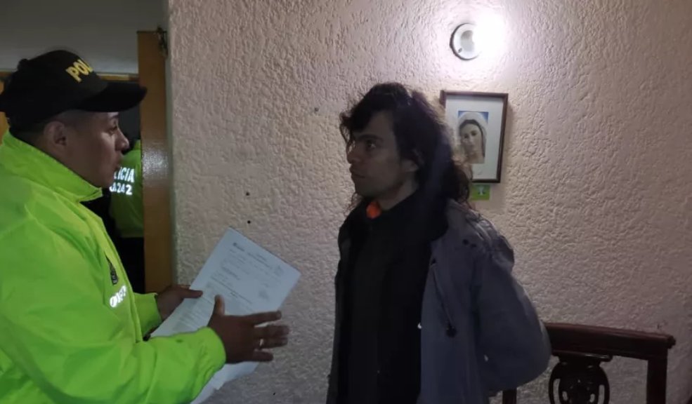 "Nos enteramos por las redes sociales", Hillary Castro tras la captura de su presunto agresor sexual "Ya todos los medios de comunicación en las redes sociales, tienen el titular de que se capturó el abusador de Hillary, y yo, Hillary Castro, fui la última persona en enterarme", detalló la joven quien fue abusada sexualmente por un hombre en la estación de TransMilenio La Castellana, el pasado 31 de octubre.