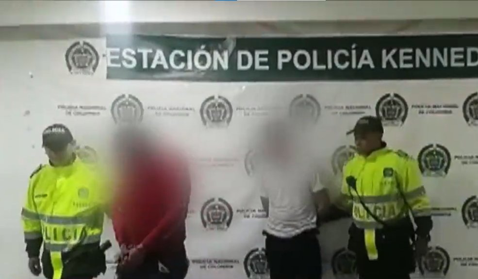 Le salió caro el servicio: conductor de aplicación fue víctima de robo en Bogotá 9 Le salió caro el servicio: conductor de aplicación fue víctima de robo en Bogotá ¿Hasta cuándo?, un nuevo atraco se presentó en el barrio Timiza, localidad de Kennedy, donde 3 asaltantes se hicieron pasar por pasajeros, pidieron un carro por aplicación y atracaron al conductor.