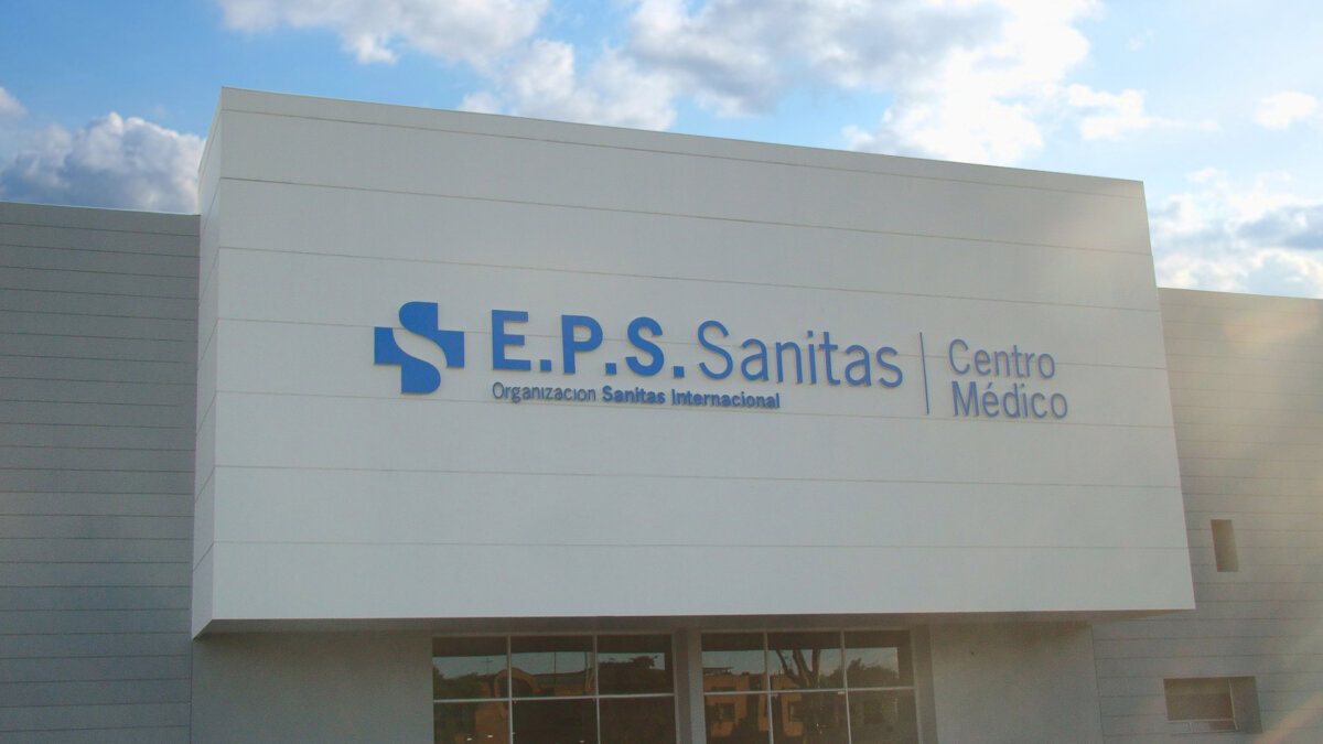 Sanitas confirma que fue víctima de ciberataque Finalmente, aún se desconoce quiénes fueron los autores del ataque, sin embargo, Sanitas confirmó que el hecho ya está en conocimiento de las autoridades competentes y así mismo se interpusieron las denuncias correspondientes.