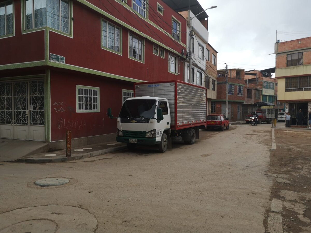 A bala mataron a William 1 A bala mataron a William Q’HUBO pudo conocer que la víctima de este crimen fue identificada como William Alirio Garzón y que el pasado 16 de octubre se encontraba en horas de la madrugada en la Carrera 83 A con Diagonal 73ª Bis A Sur, cuando fue víctima de un sujeto que le disparó sin compasión.