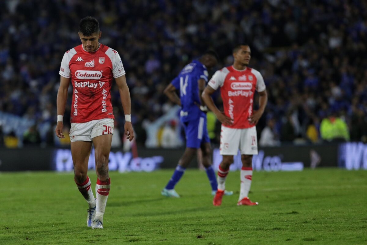 Empate en el clásico: Millos y Santa Fe, sin final 4 Empate en el clásico: Millos y Santa Fe, sin final El clásico terminó en empate (1-1) en El Campín con un tremendo partidazo en el que tanto Santa Fe como Millonarios quedaron por fuera de la final de la Liga BetPlay 2022-II.