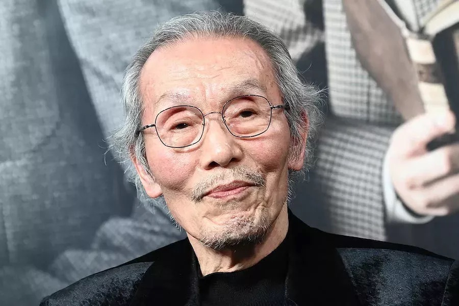 Actor de ‘El Juego del Calamar’ es acusado de abuso sexual 1 Actor de ‘El Juego del Calamar’ es acusado de abuso sexual El veterano actor O Yeong-su, conocido globalmente por su papel del anciano en la serie de Netflix ‘El Juego del Calamar’ (‘Squid Game’), fue acusado formalmente por la Fiscalía surcoreana por supuestamente tocar de manera inapropiada a una mujer, informó hoy la agencia Yonhap.