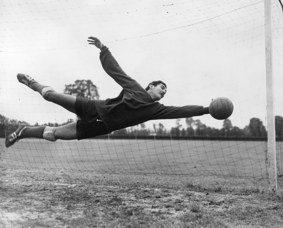 Los jugadores con más mundiales Por eso Q’HUBO le hace un recuento de los futbolistas que han disputado más Copas del Mundo, antes de que Cristiano Ronaldo y Lionel Messi ingresen a este selecto grupo de inolvidables personajes.&nbsp;