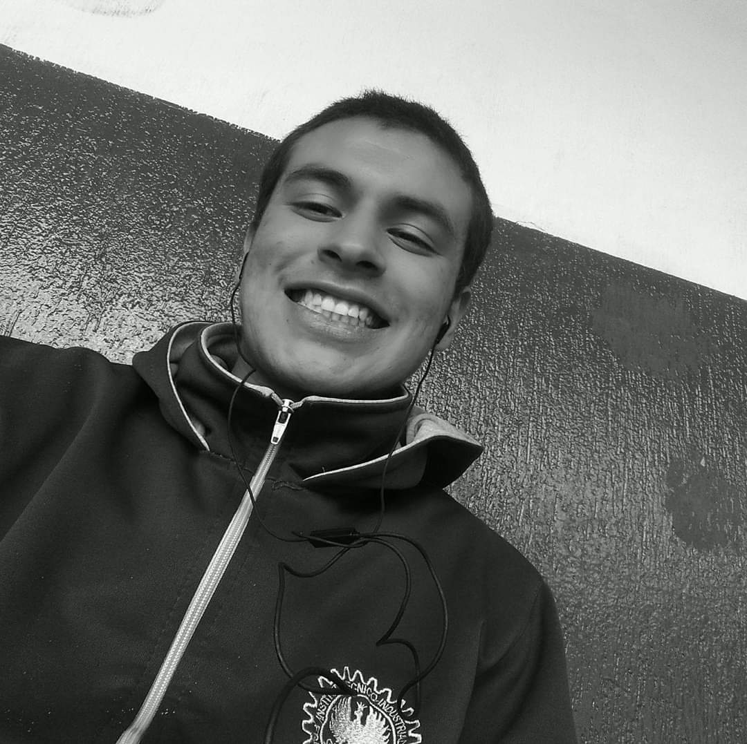 Tras cobarde ataque en Kennedy falleció Cristian 1 Tras cobarde ataque en Kennedy falleció Cristian Tras una larga agonía, luego de sufrir un cruento ataque con arma blanca, falleció este fin de semana en una clínica de Kennedy un joven de 20 años, quien fue atacado al amanecer del pasado viernes en medio de una aparatosa riña.
