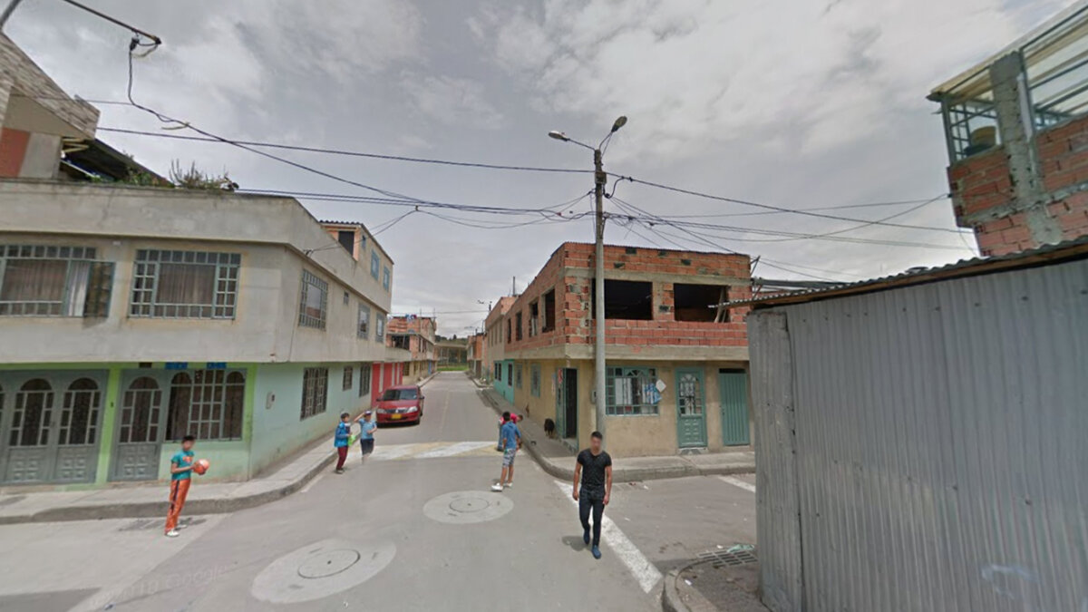 Violento ataque a bala en Madrid, Cundinamarca Siendo las 5:30 de la madrugada de ayer las autoridades del CAI Sosiego fueron alertadas de que en el barrio San Carlos se habían escuchado varios disparos, a lo cual los agentes atendieron de inmediato al llamado. Al llegar ya no había nada qué hacer, un hombre fue asesinado y de su verdugo no quedaba rastro alguno.&nbsp;