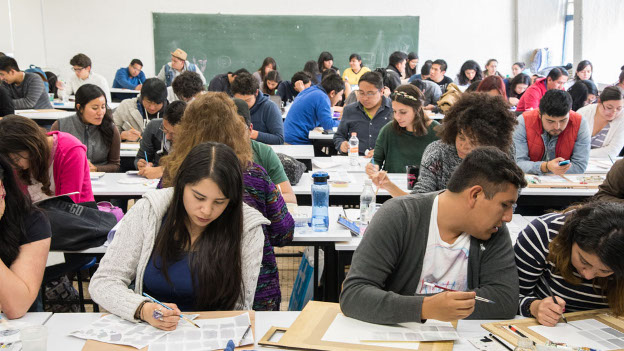3 mil becas están disponibles pa’ estudiar en el Politécnico 2 3 mil becas están disponibles pa’ estudiar en el Politécnico La institución universitaria Politécnico Grancolombiano ha puesto a disposición 3 mil becas totales y parciales a nivel nacional para que jóvenes de todo el país puedan acceder a estudios de formación superior.