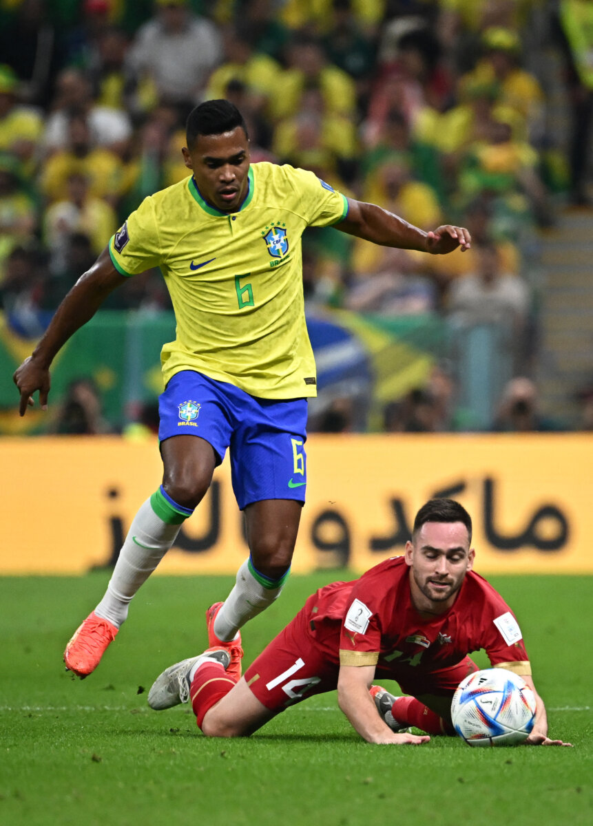 Richarlison, inspirado le dio la victoria a Brasil ante Serbia 2 Richarlison, inspirado le dio la victoria a Brasil ante Serbia Richarlison puso brillo al debut de Brasil este jueves en el Mundial de Catar al marcar los dos goles de la victoria contra una dura y aguerrida Serbia, uno de ellos en una espectacular chilena.