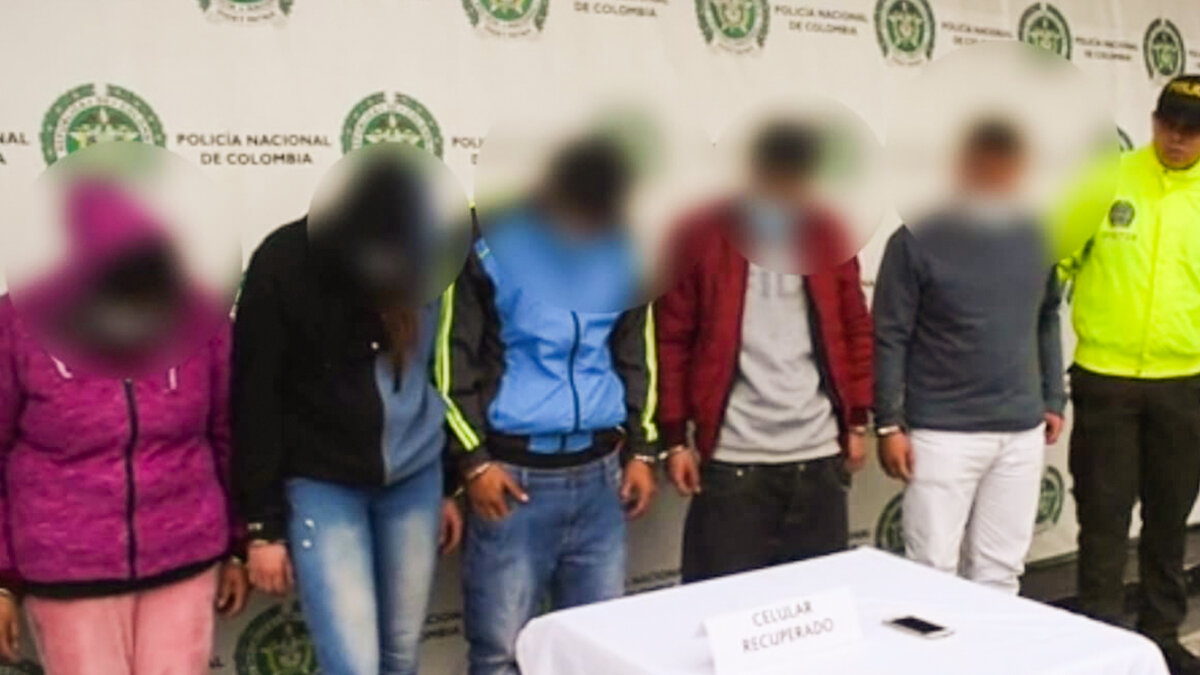 'Los Apogeo', una familia dedicada al hurto Después de cuatro meses de investigaciones, la Sijín de la Policía logró desarticular a una organización criminal, compuesta por cinco miembros de la misma familia, que tenía atemorizados a los residentes de Suba. En cinco claves le contamos cómo operaba y cuáles eran los barrios predilectos para cometer sus golpes.