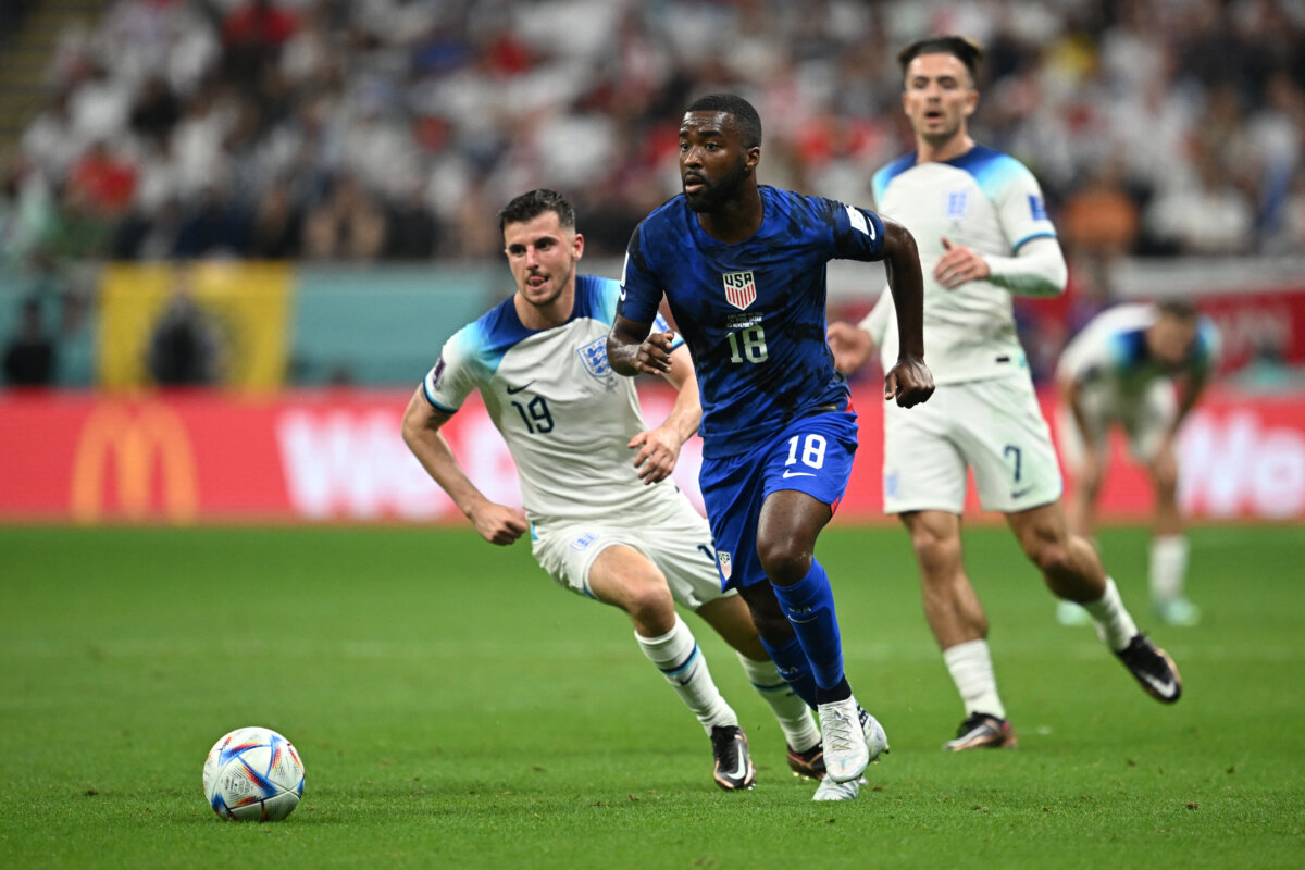 Gales - Inglaterra y Estados Unidos - Irán se disputan el paso a octavos de final 1 Gales - Inglaterra y Estados Unidos - Irán se disputan el paso a octavos de final El turno ahora es para el Grupo B, en el que se encuentran las Selecciones de Gales, Inglaterra, Estados Unidos e Irán, quienes se juegan un boleto a la siguiente fase del Mundial.