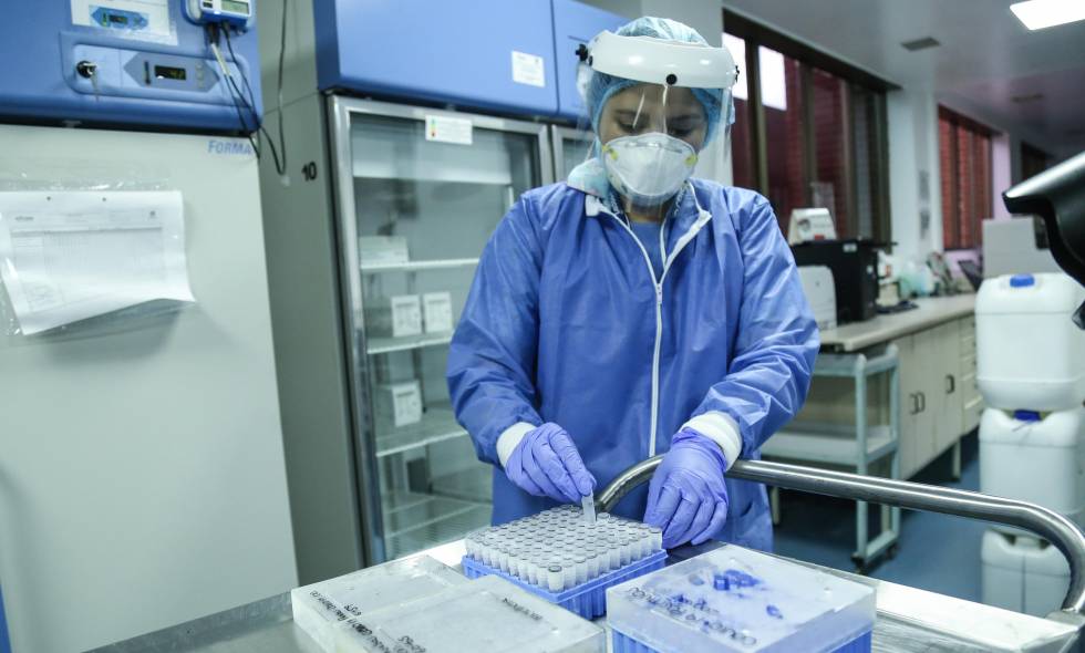 ¡No entre en pánico y más bien vacúnese! Dos nuevas subvariantes de Ómicron (la variante del COVID que ha predominado todo este año en el planeta) fueron detectadas en el país por el Ministerio de Salud y el INS (Instituto Nacional de Salud), quien alertó del aumento de casos en el territorio nacional.
