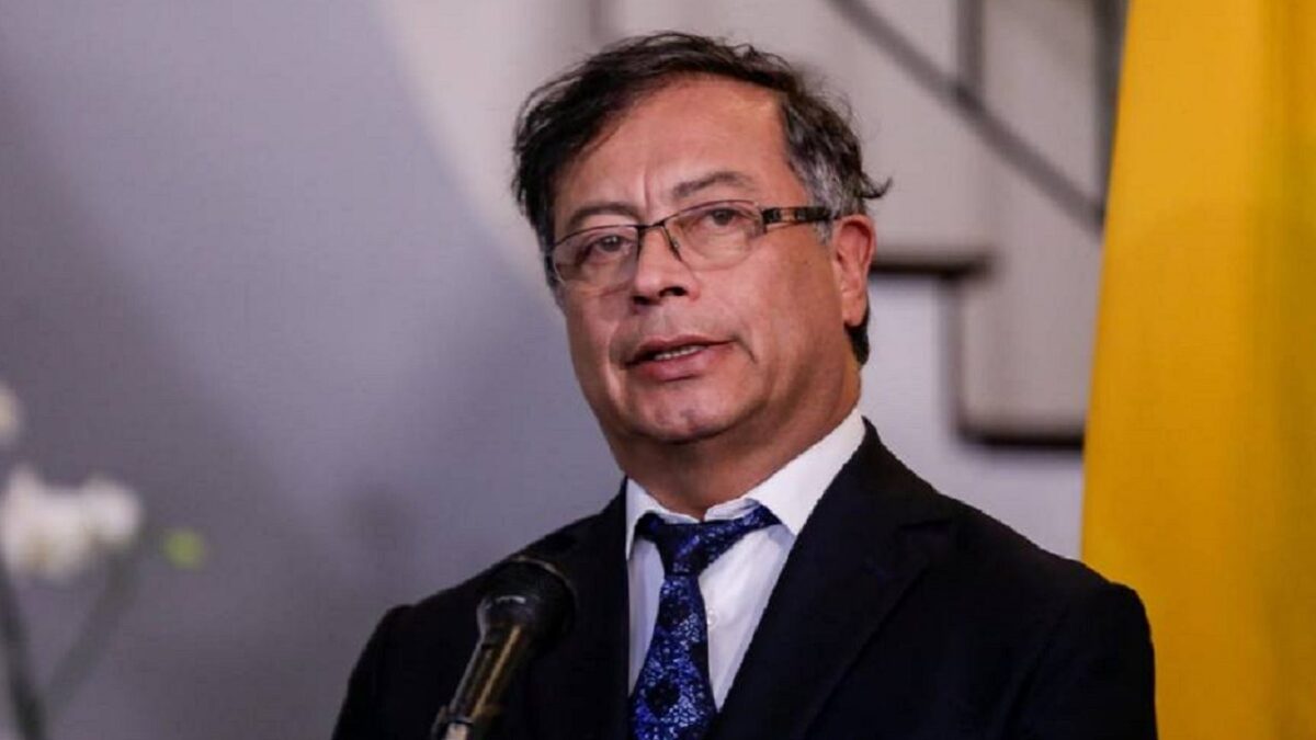 El fantasma de la expropiación vuelve a mater miedo Según Javier Pava, director de la Ungrd, lo que se busca es usar bienes privados cercanos a las zonas de contingencia más críticas para ubicar de manera temporal (o incluso definitiva, dependiendo del caso) a las familias que perdieron sus viviendas por los distintos desastres derivados por el invierno y sus lluvias torrenciales.